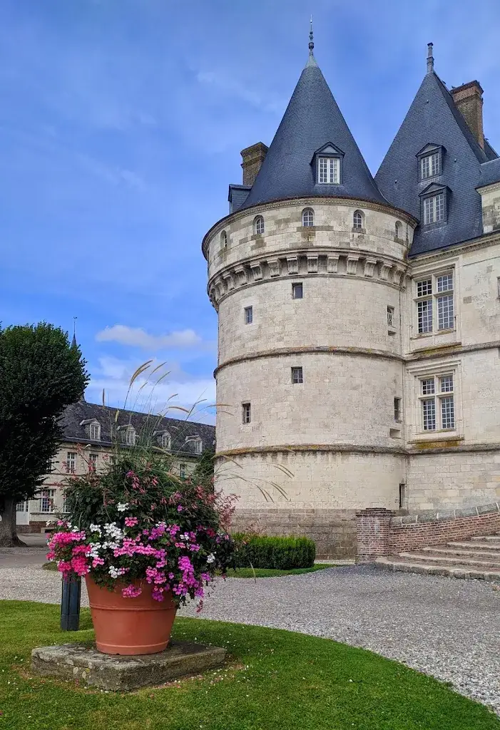 Elisabetta Felicetti_Lycée St Joseph - Château de Mesnières : Forêt, Horticulture, Services, Hôtellerie_Mesnières-en-Bray_review