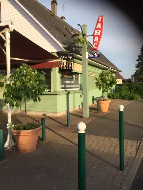 Epicerie Bar Brasserie restaurant in Mesnières-en-Bray