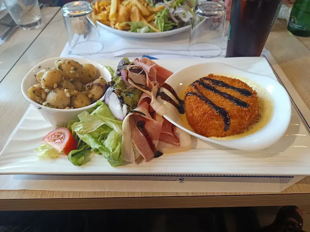 Brasserie du Village / Café du Village_Merville-Franceville-Plage_slider_image_3