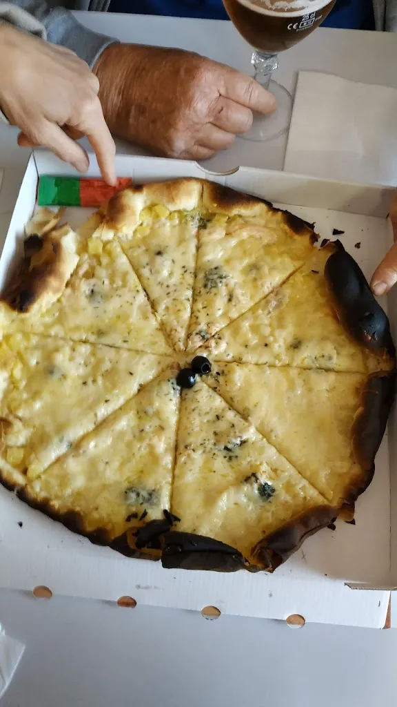 Korian Basille_Pizzeria de la Toque_Huriel_review