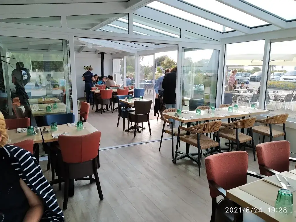 L'Escapade Merville-Franceville Plage restaurant in Merville-Franceville-Plage