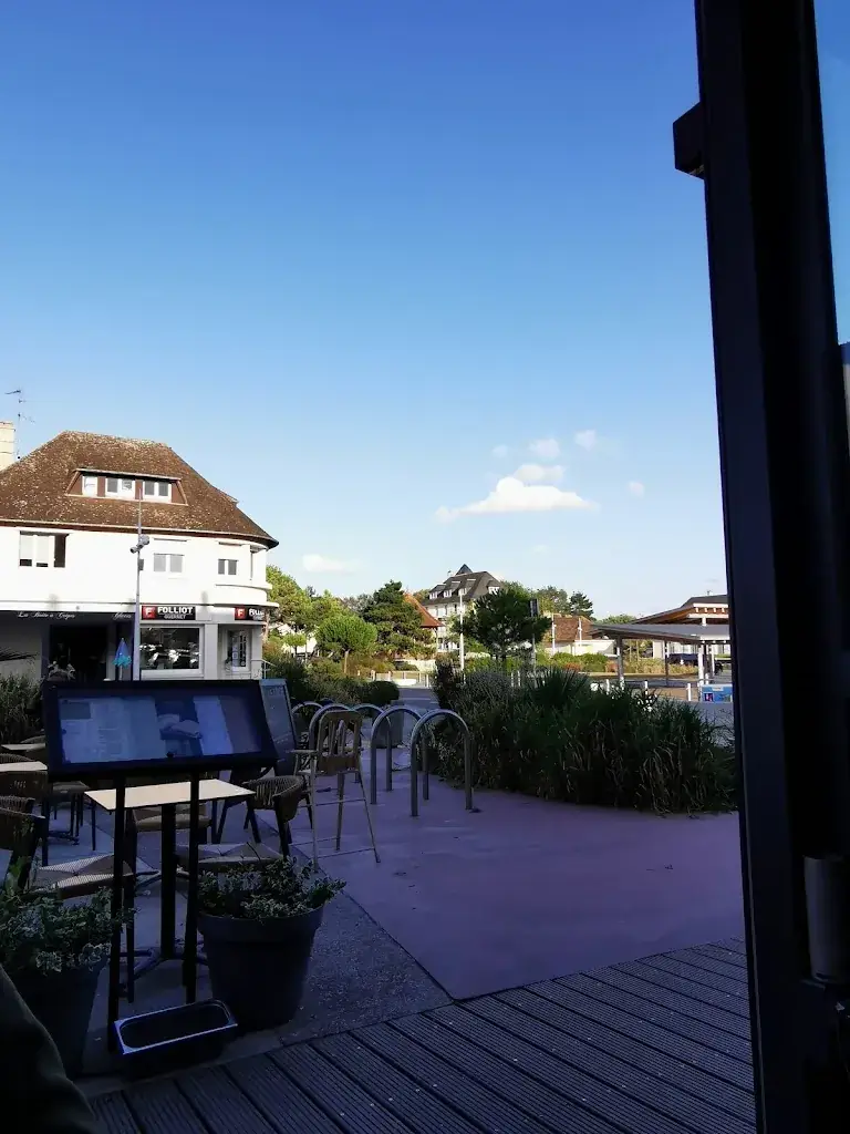 Restaurant Le Lodge restaurant in Merville-Franceville-Plage