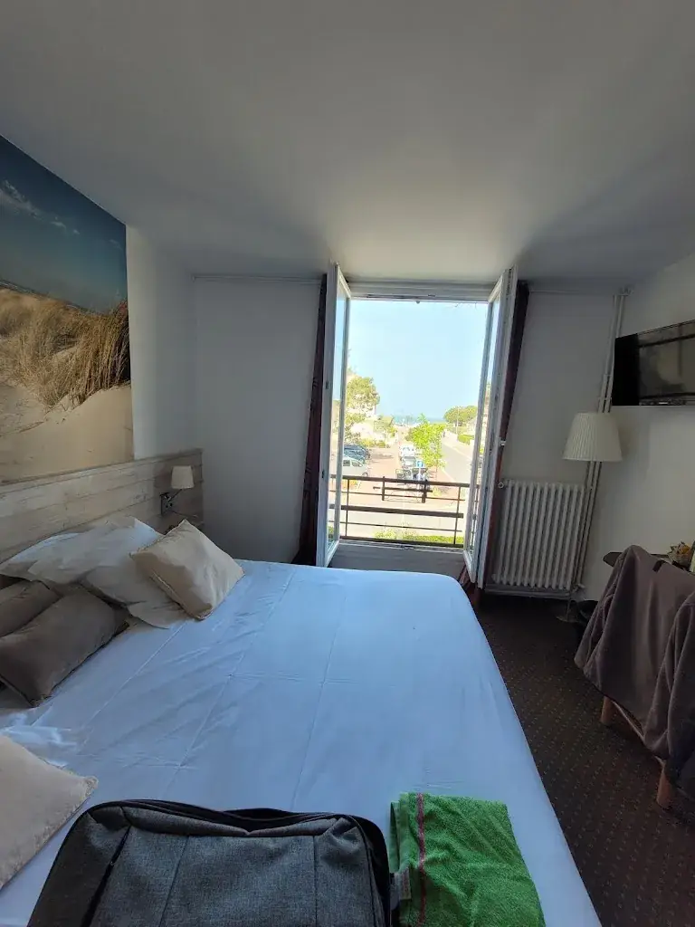 Chez Marion_Merville-Franceville-Plage_slider_image_2