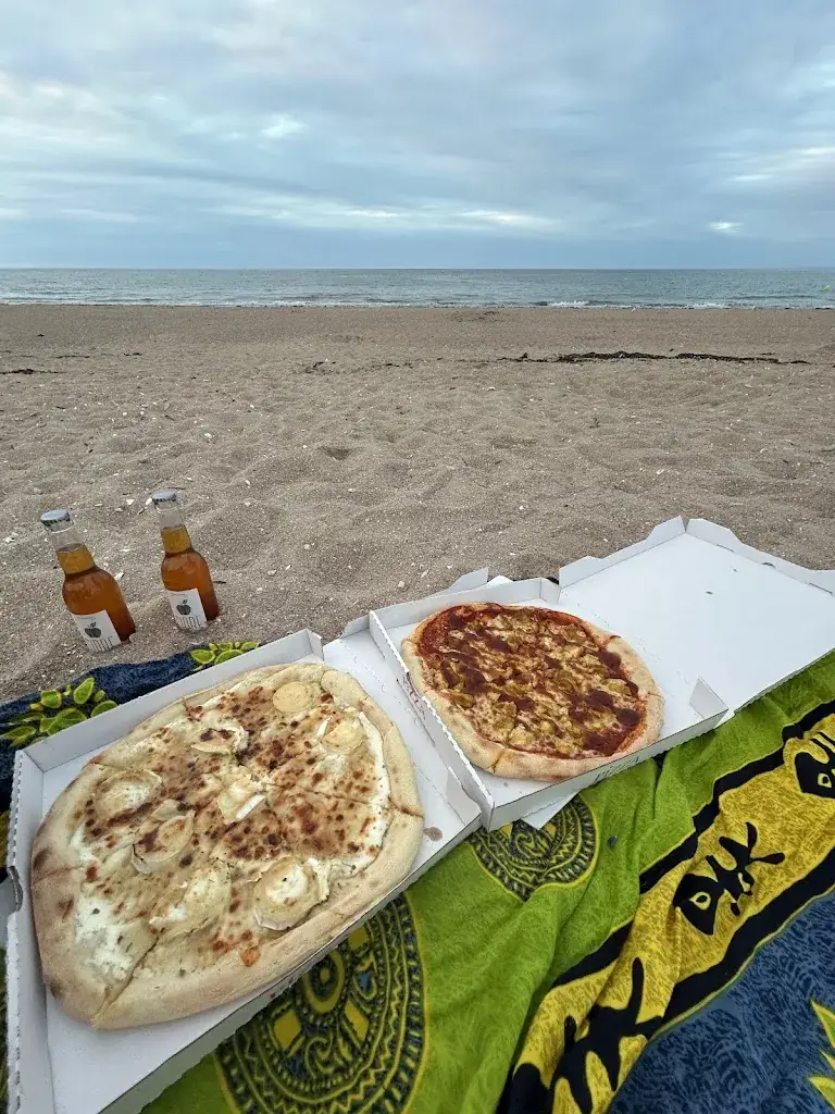 Justine Guerder_L' Artimon_Merville-Franceville-Plage_reseña