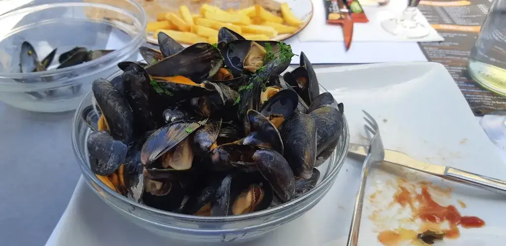 Davina Yeung_Santa fé_Merville-Franceville-Plage_review