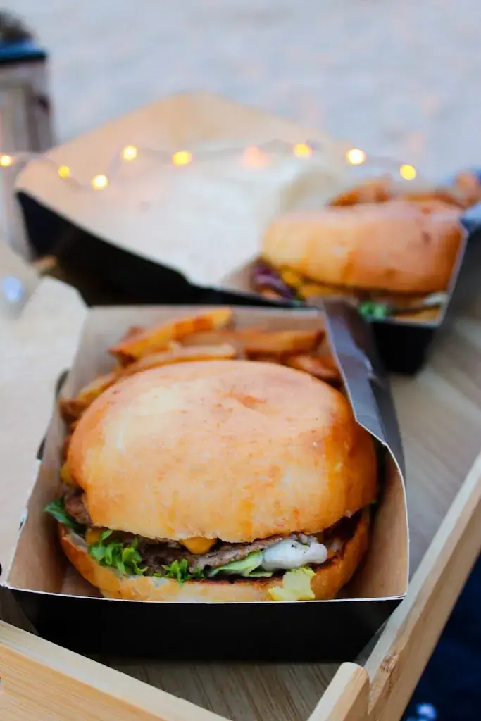 ADRIANE MEVEL_KM burger_Merville-Franceville-Plage_review