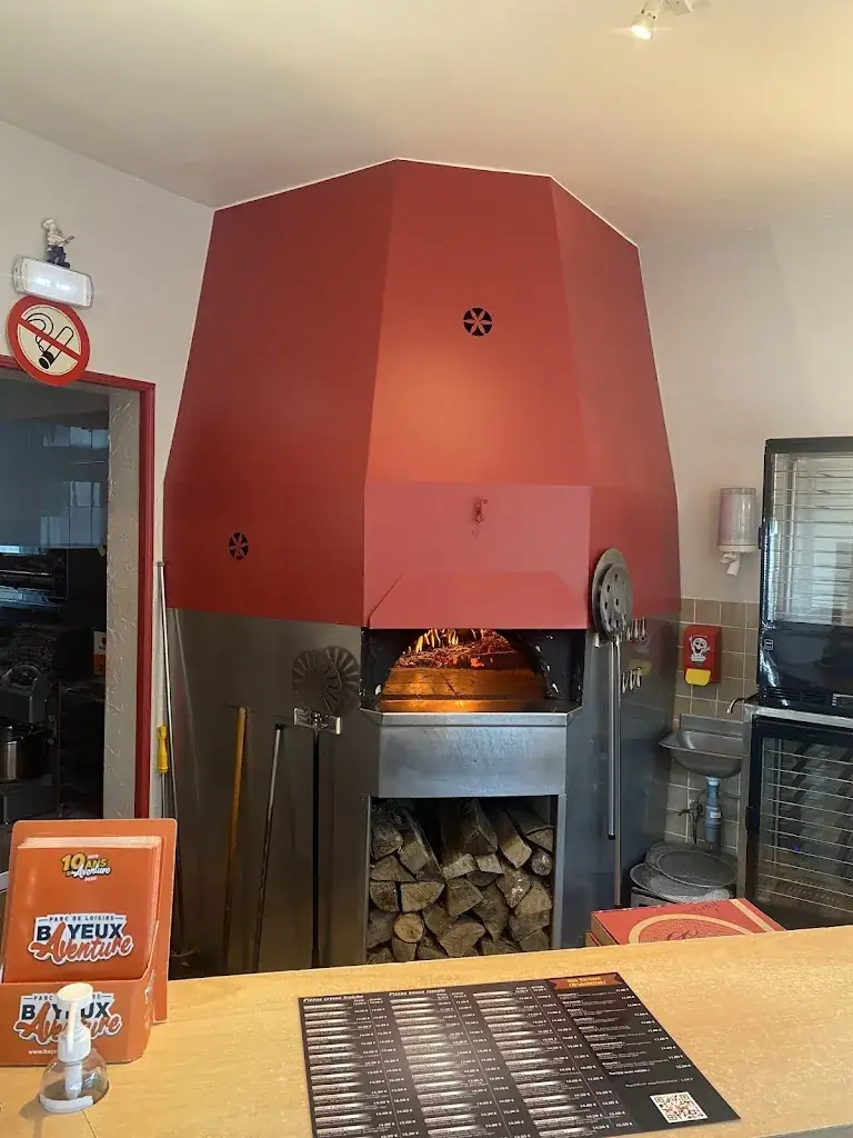 O Pizzalou_Montebourg_slider_image_2