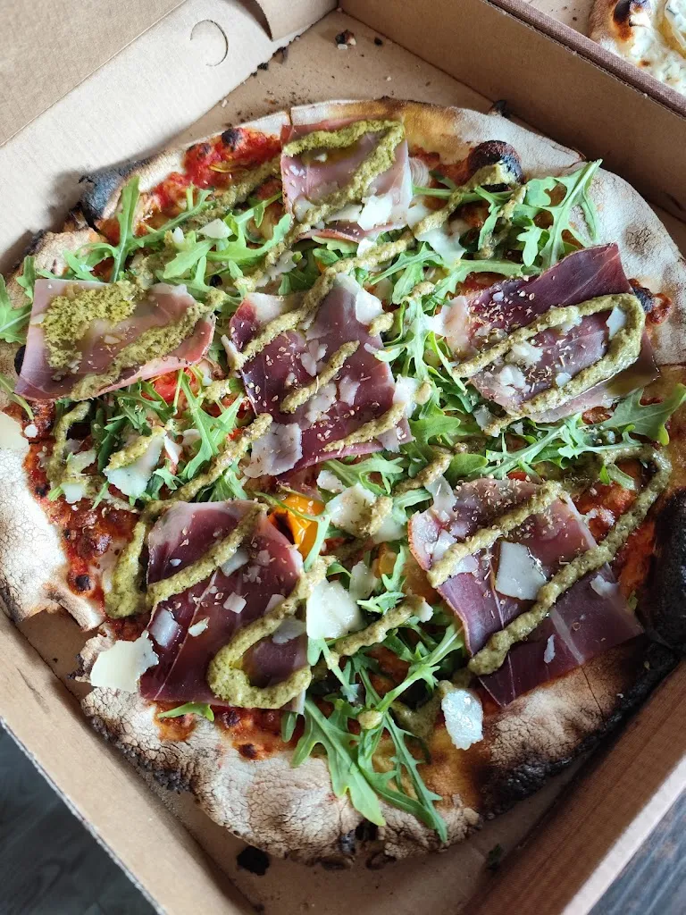 Louis Angel_Au Grand Large_Montmartin-sur-Mer_review