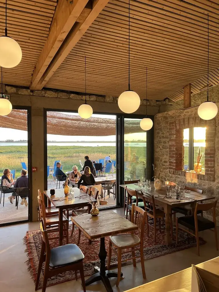Hostellerie de la Baie restaurant in Regnéville-sur-Mer