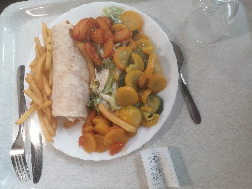 Daniel Delahais_Restaurant Universitaire La soucoupe CROUS de Rouen_Mont-Saint-Aignan_review