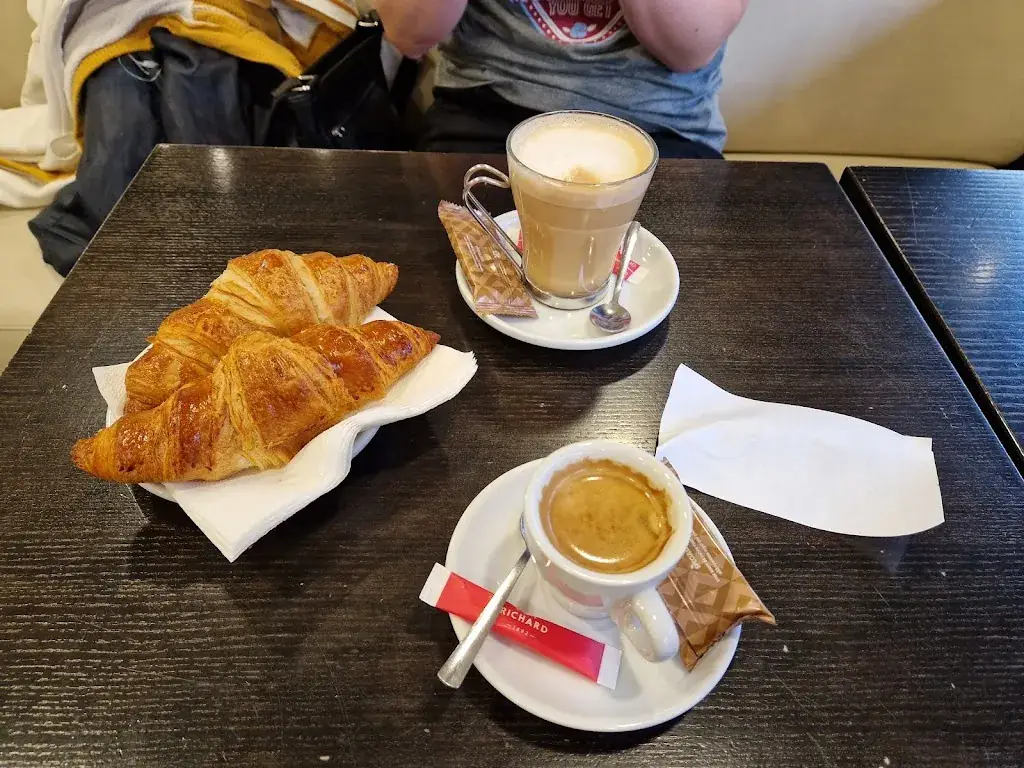 Le Dauphin café_Mont-Saint-Aignan_slider_image_2