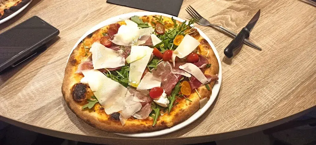 Pizza Bella_Amancy_slider_image_3