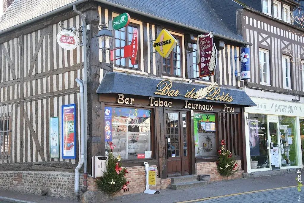 Bar Des Poètes restaurant in Moyaux