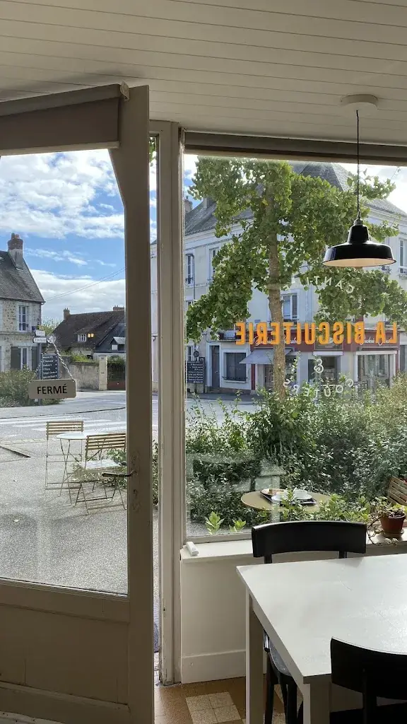 Anastasia Green_La Biscuiterie_Mortagne-au-Perche_review