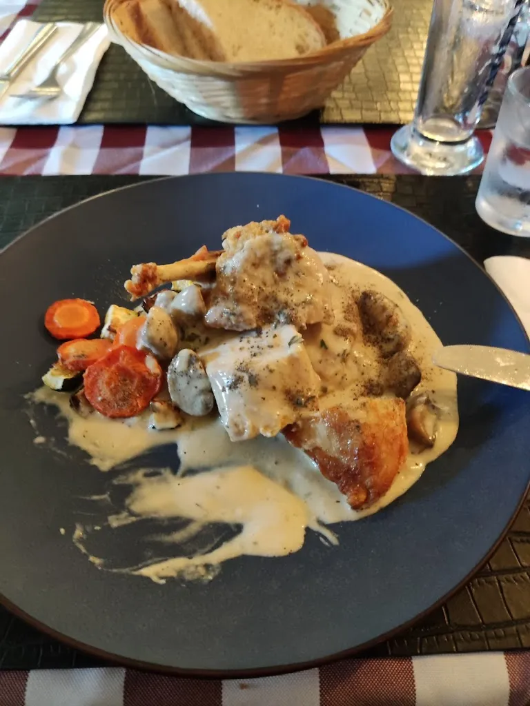 Clive Day_L'abbaye_Neufbourg_review