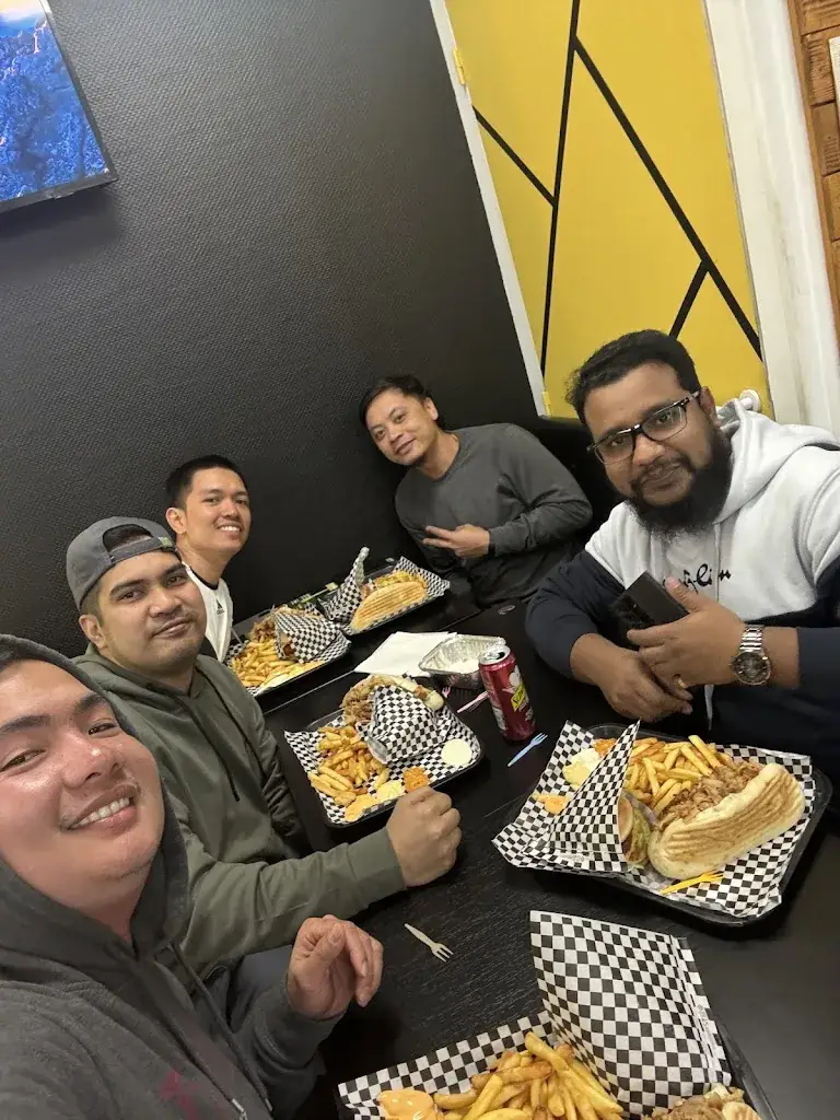 Stuart Jerold Failaban (SJ)_Mini house_Port-Jérôme-sur-Seine_review