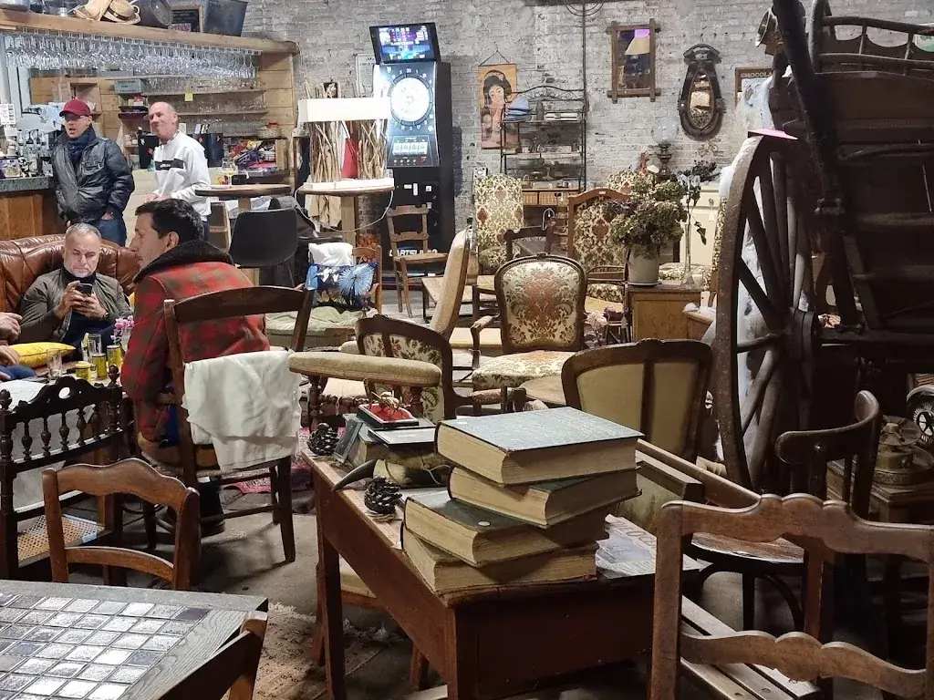 Au BROC'VINTAGE restaurant à Orbec