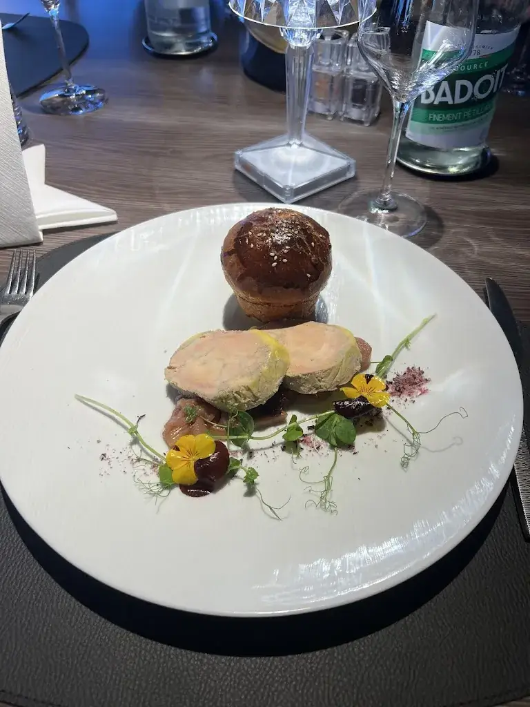 Rob Duncan_La Voile Blanche_Ouistreham_review