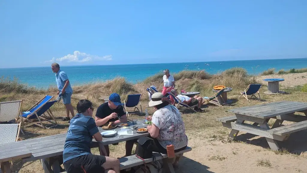 Dave Smith_West Bar_Pirou_review