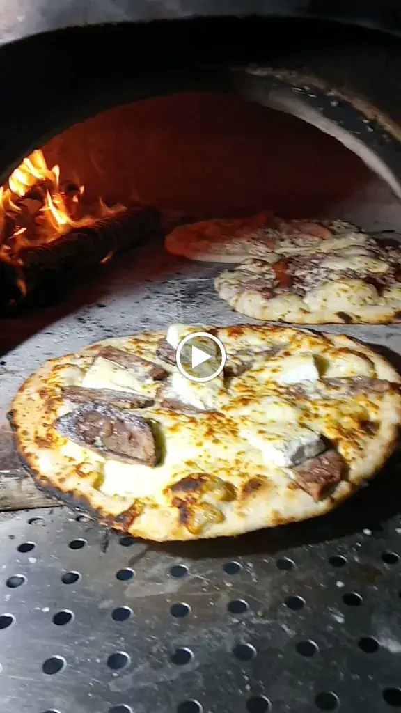 La Pizza au feu de bois_Pirou_slider_image_2