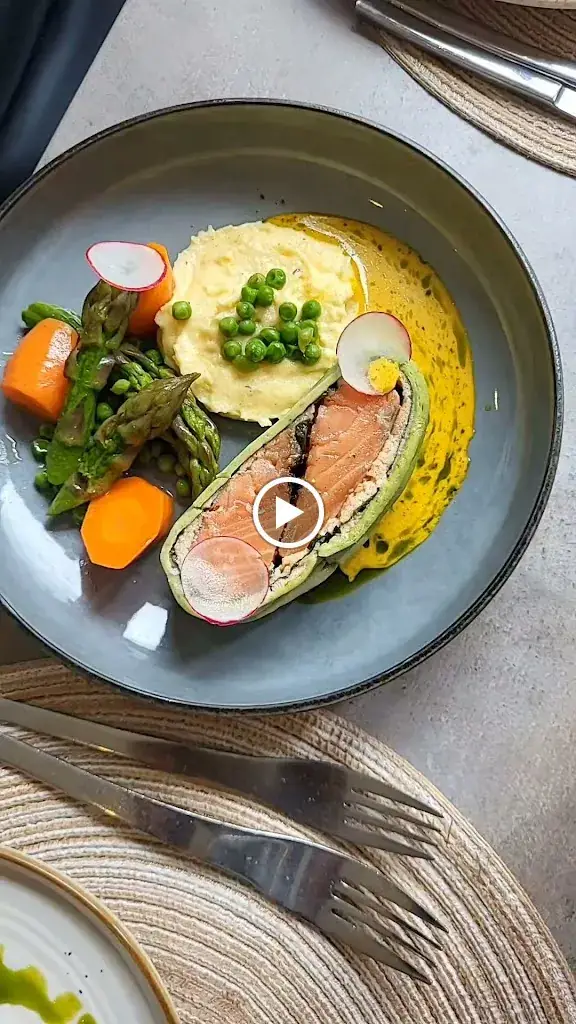 Le CosmopolEat | L'Escale à Oissel_Oissel_slider_image_2