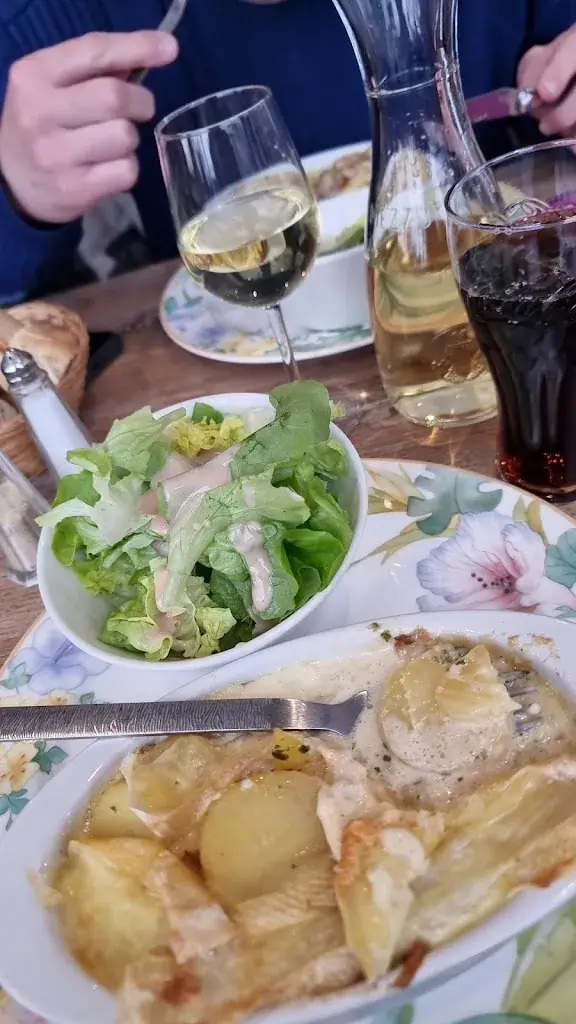 Erwan_Bar brasserie Les Voyageurs_Oissel_review