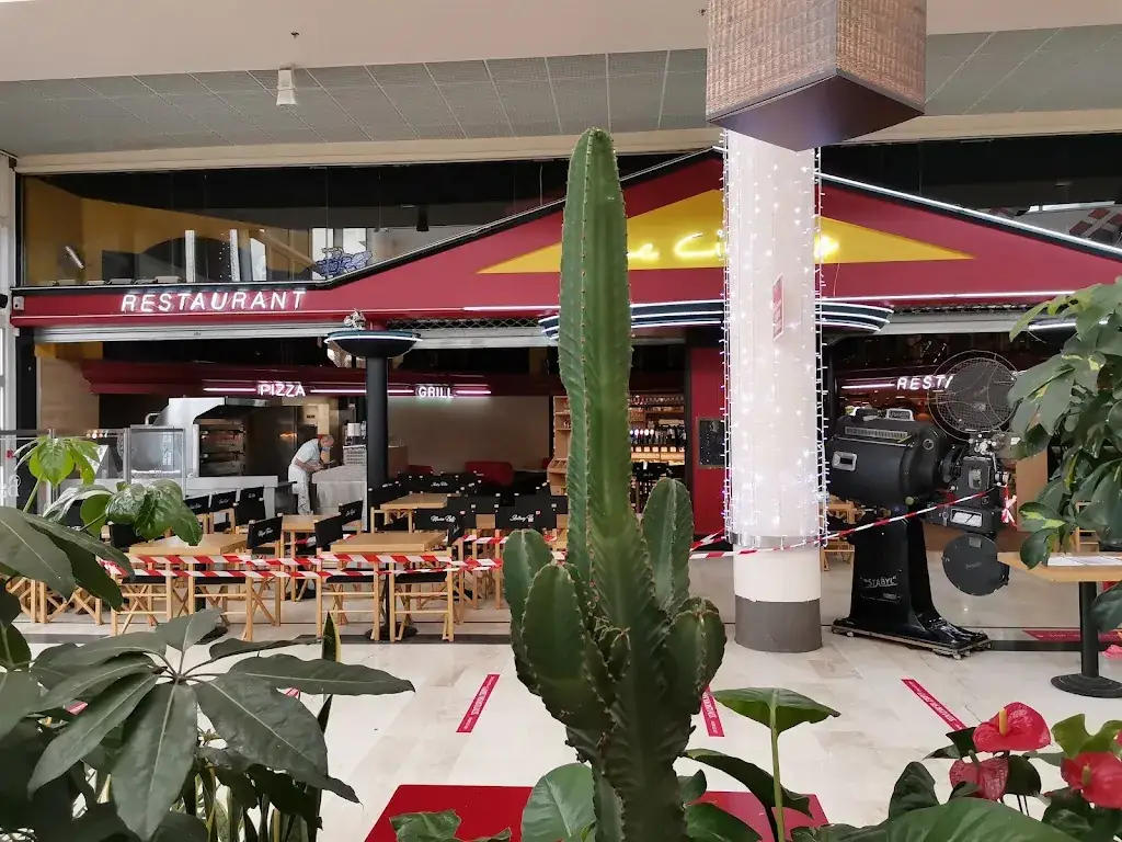 Le Cinoche_Tourville-la-Rivière_slider_image_1