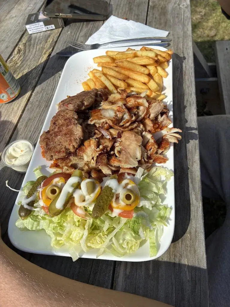 Jordan Eiras_KEBAB DE PUTANGES_Putanges-le-Lac_review