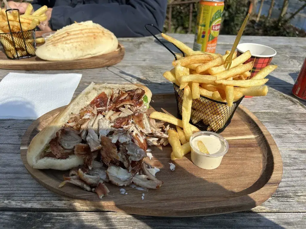 Pat Malicia_KEBAB DE PUTANGES_Putanges-le-Lac_review