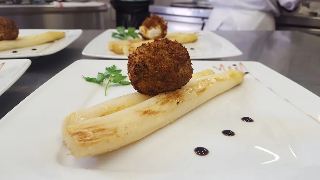 Restaurant panoramique - LA ROTONDE_Putanges-le-Lac_slider_image_2