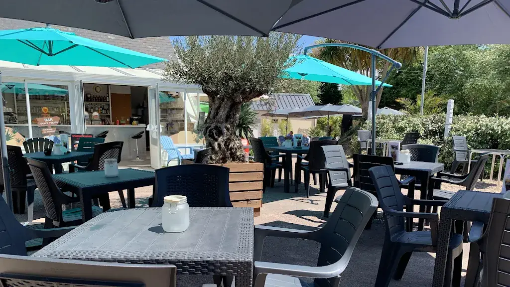 Le B17 restaurant in Port-Bail-sur-Mer