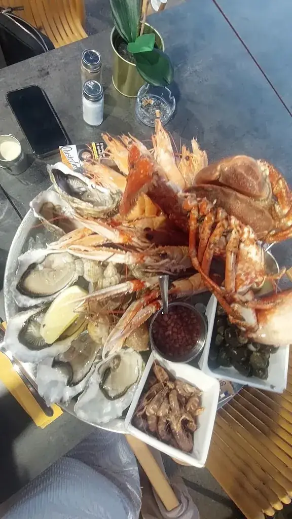 L'Écailler_Port-en-Bessin-Huppain_slider_image_2