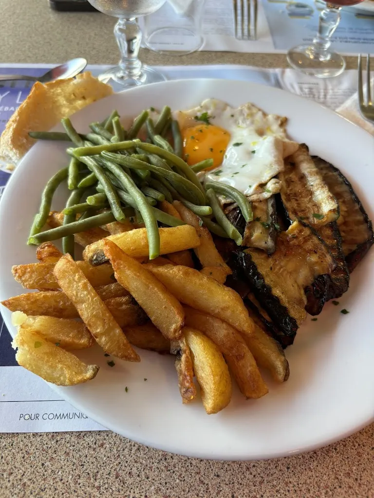 Restaurant Le Chalut de Port en Bessin_Port-en-Bessin-Huppain_slider_image_3