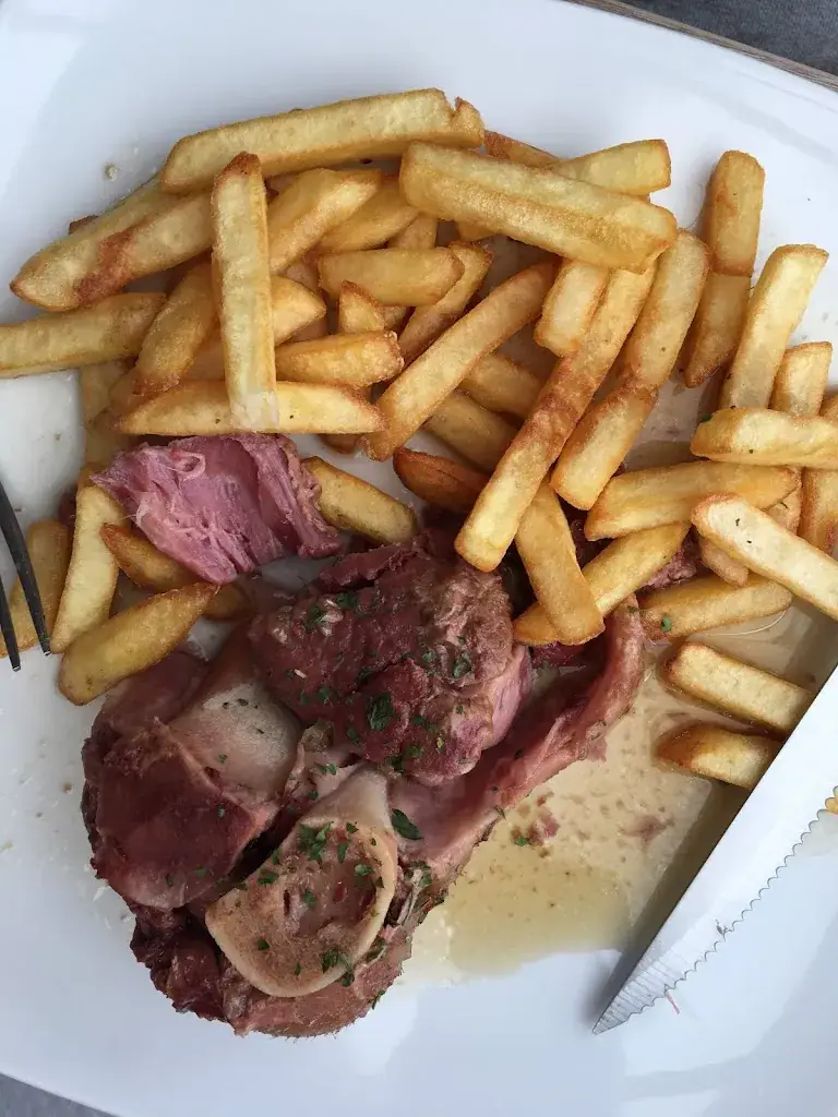 Becca Fiorini_Bar de la Criée_Port-en-Bessin-Huppain_review