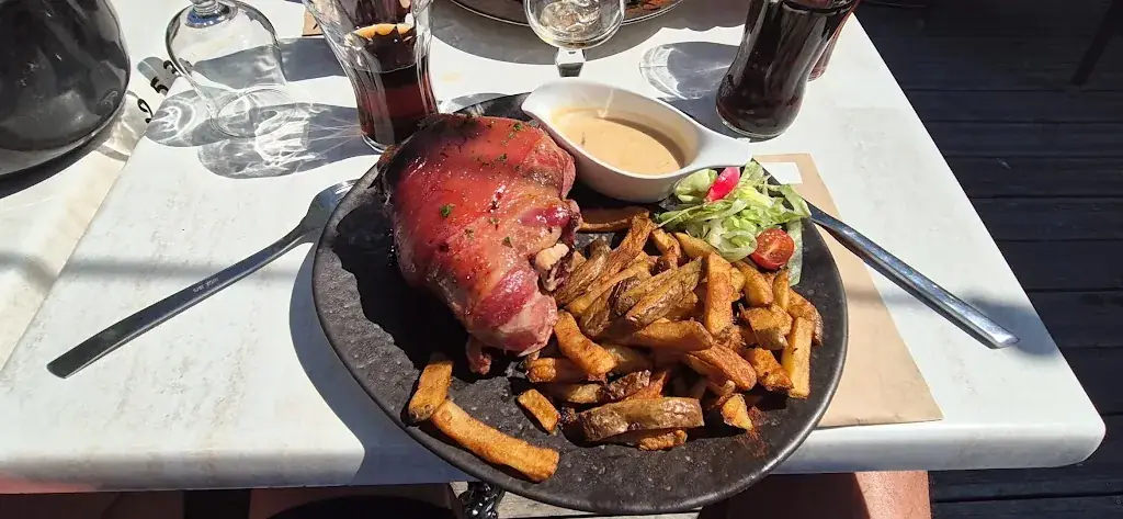 La Rotonde_Port-en-Bessin-Huppain_slider_image_2