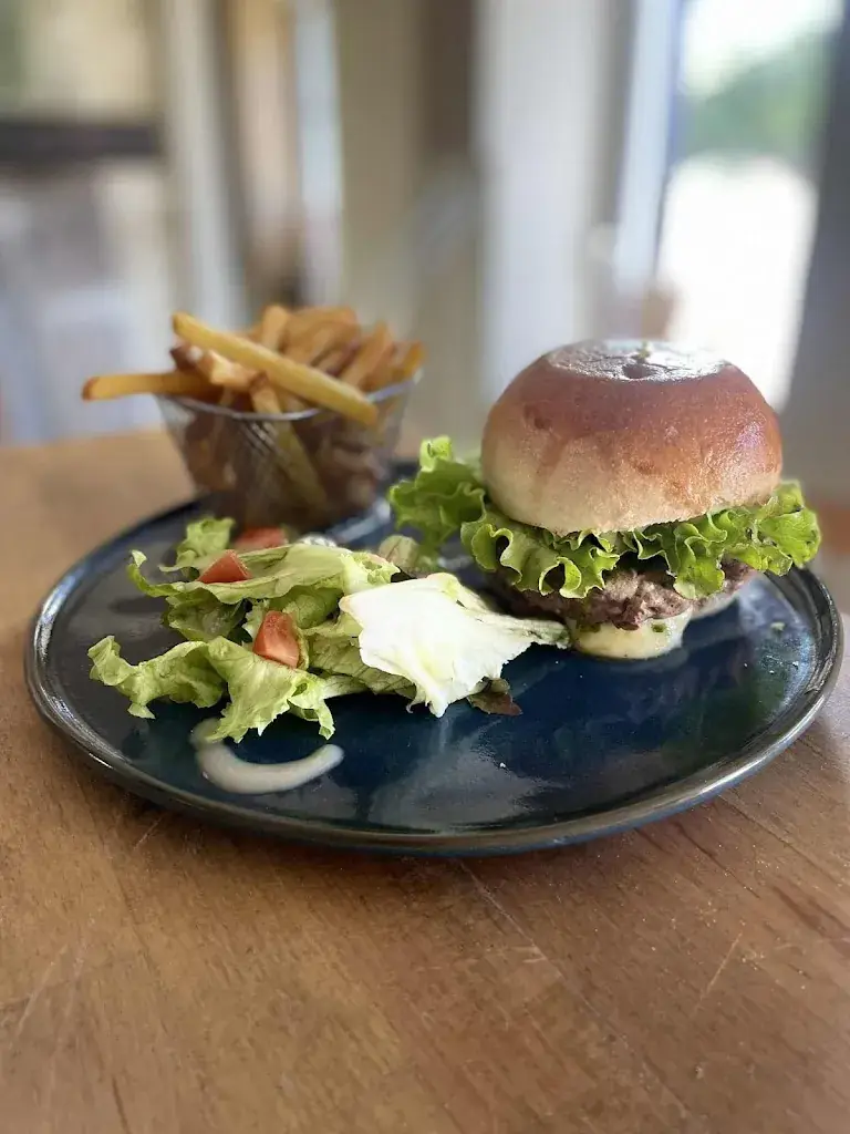 Restaurant La rivière_Hague_slider_image_3