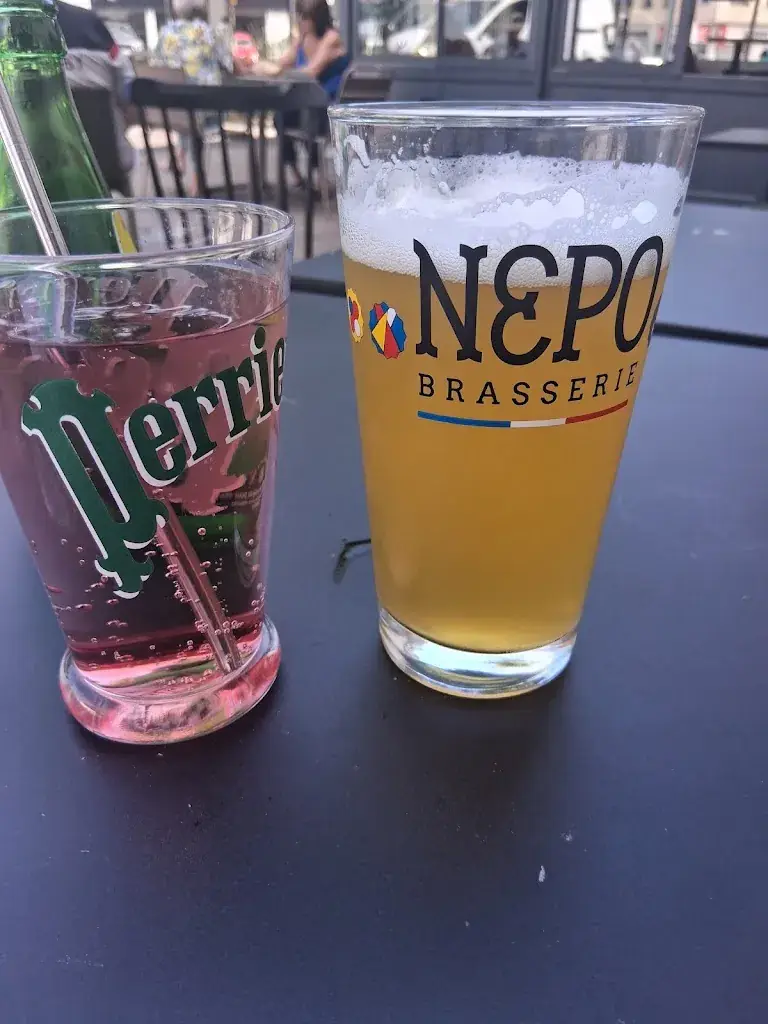 favre-felix ghislain_Le Coin des Copains_Vernaison_review