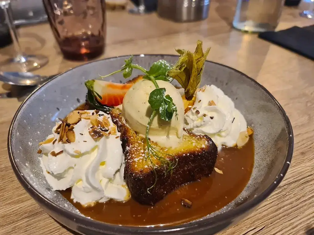 Le Bistroy_Quettehou_slider_image_3