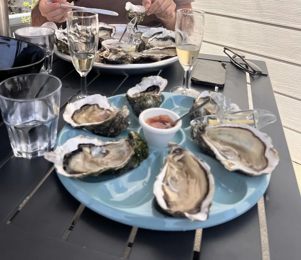 Lorin mamo_L'entre deux tours_Saint-Vaast-la-Hougue_review