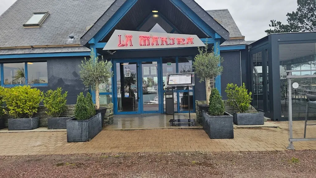 La Marina_Saint-Vaast-la-Hougue_slider_image_1