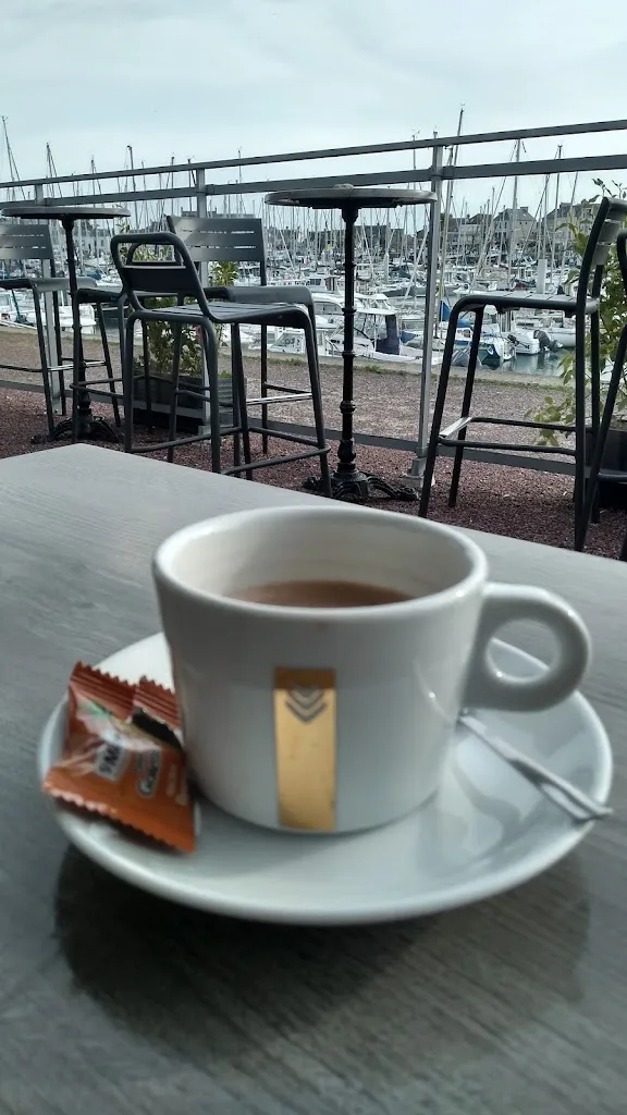 La Marina_Saint-Vaast-la-Hougue_slider_image_3