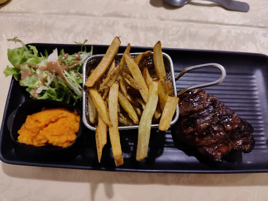 Elena Roberts_La Grillade_Quincampoix_review