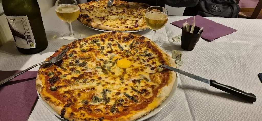 Luppio Pizzeria Pontorson restaurant à Pontorson