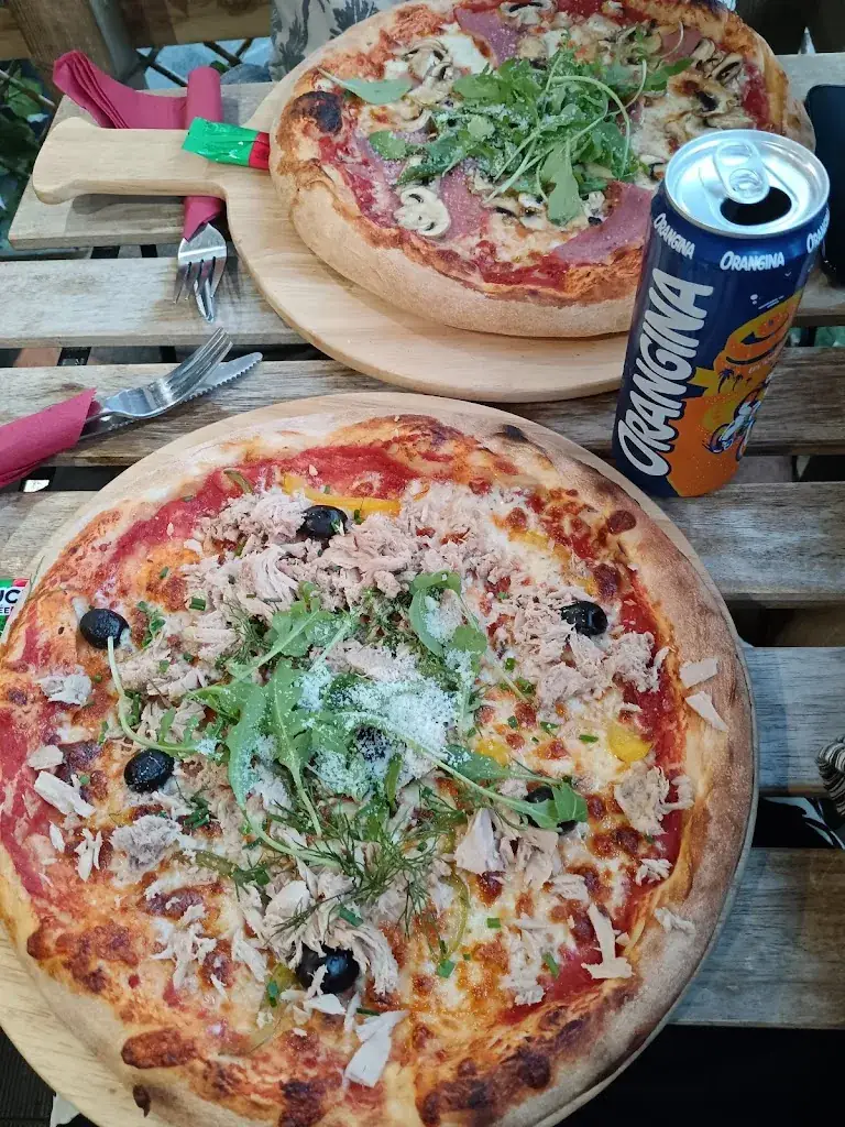 Amy Elkinson_🇮🇹Pizza al taglio 🇮🇹_Pontorson_review