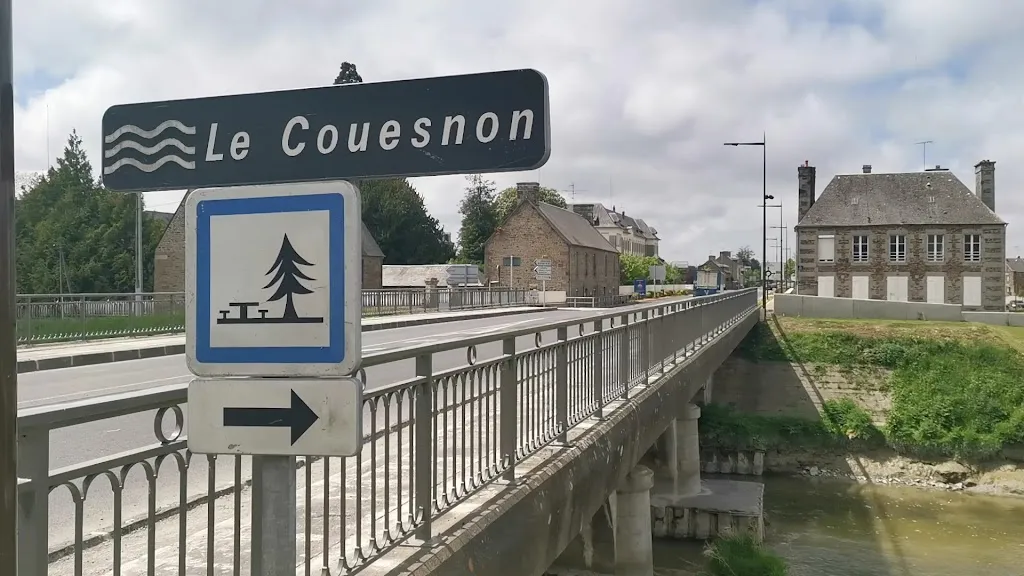 Logis Hôtel de la Tour Brette restaurant à Pontorson