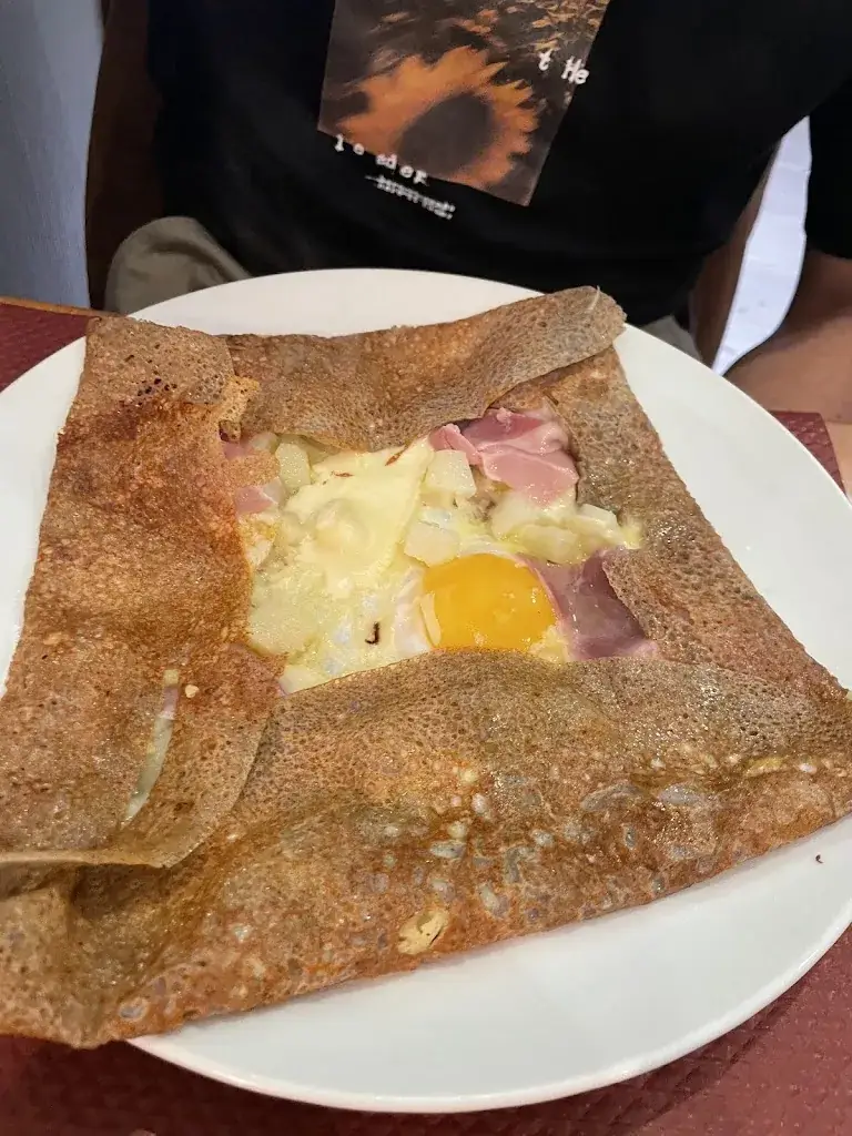 Tejal Mangal_CREPES ET GLACES_Pontorson_review