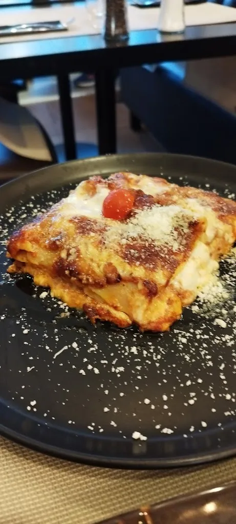 Tina Langlois_Brasserie_Pontorson_review