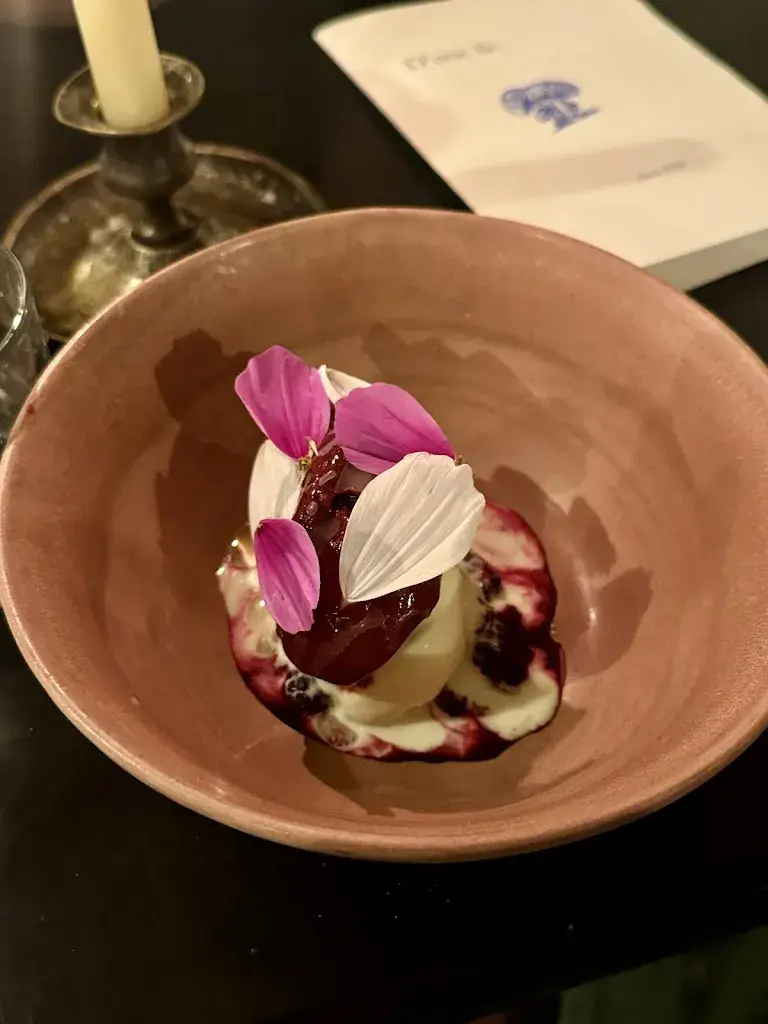 Marcus Whitaker_D'une île_Rémalard_review