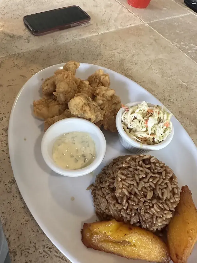 RM G_Shoreline Beach Resort_Bahamas_avis