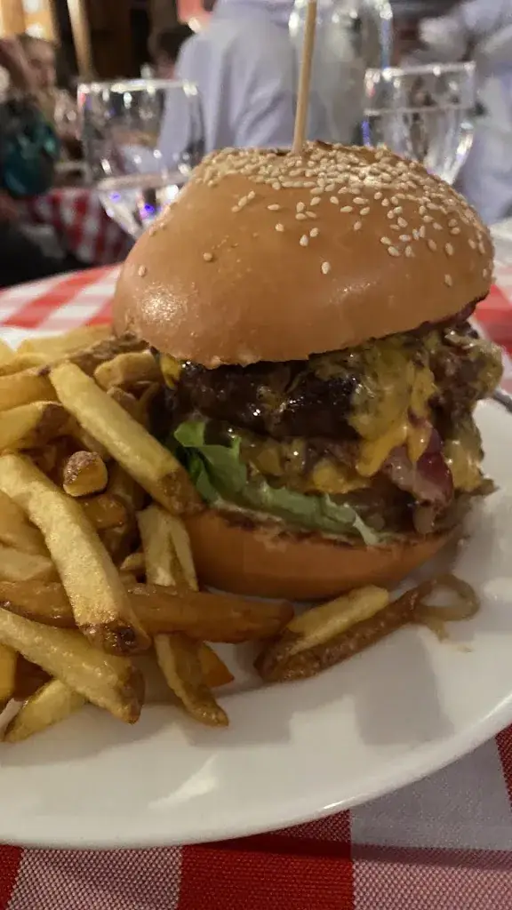 Evangelos Moutsios_Joe Allen_Paris_review